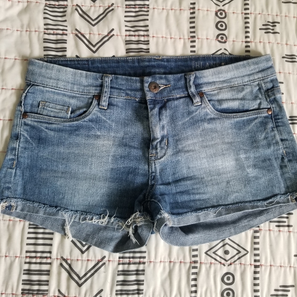 Blank NYC Low Rise Y2K Denim Shorts 27